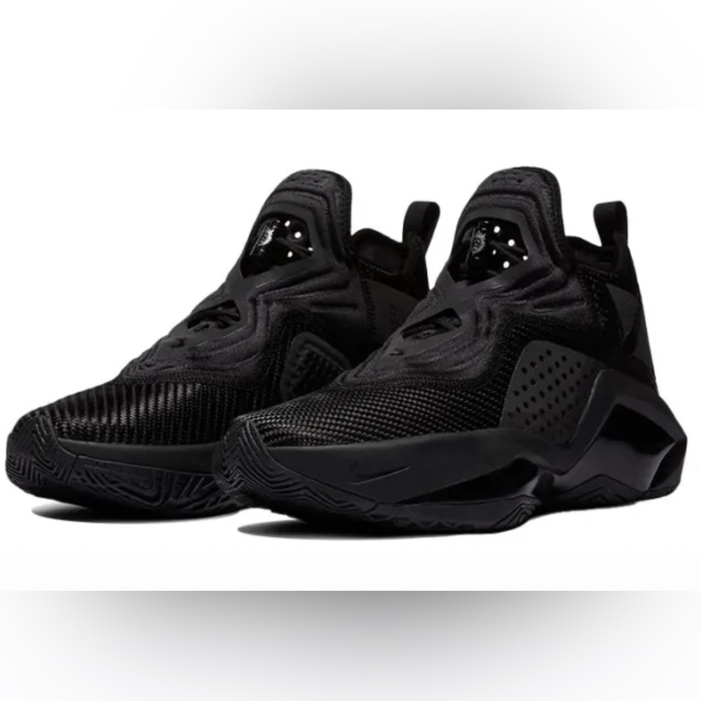 Men’s Nike Lebron Soldier XIV 14 “Triple Black” Basketball Mens size 11